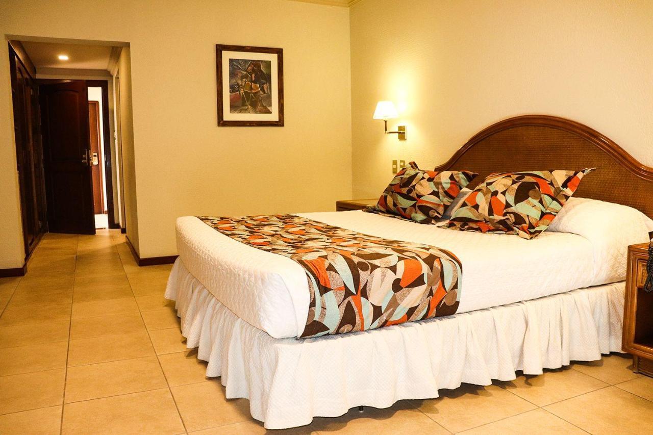 Hotel Los Parrales Таріха Екстер'єр фото